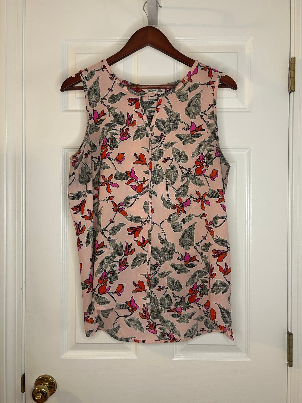 C&E Floral Sleeveless Blouse Women’s Large Pink Orange Green Split Neck Tunic